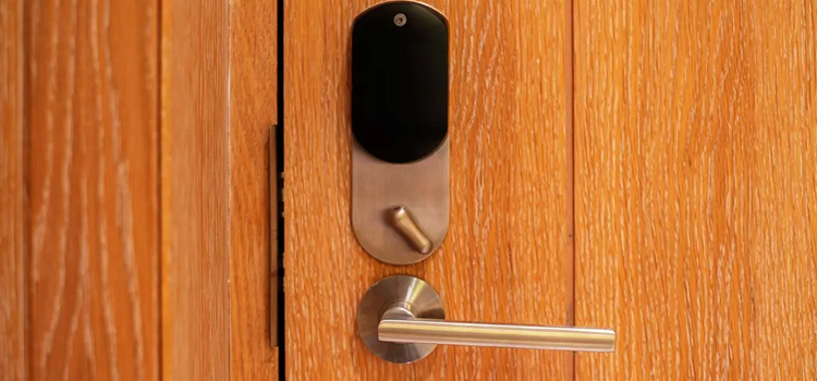 Automatic Locking Door Knob Sudbury